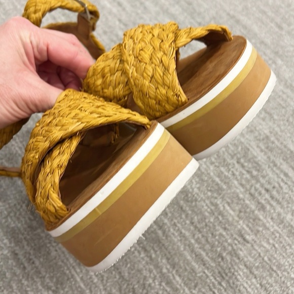 NWOT Clergerie Chrissy Woven Raffia Platform Sandal. - Picture 9 of 12